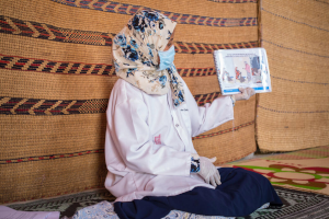 A healthworker advises on maternal health/nutrition - mobile health centre, Burao, Somalia. Image credit: Mustafa Saeed / Save the Children